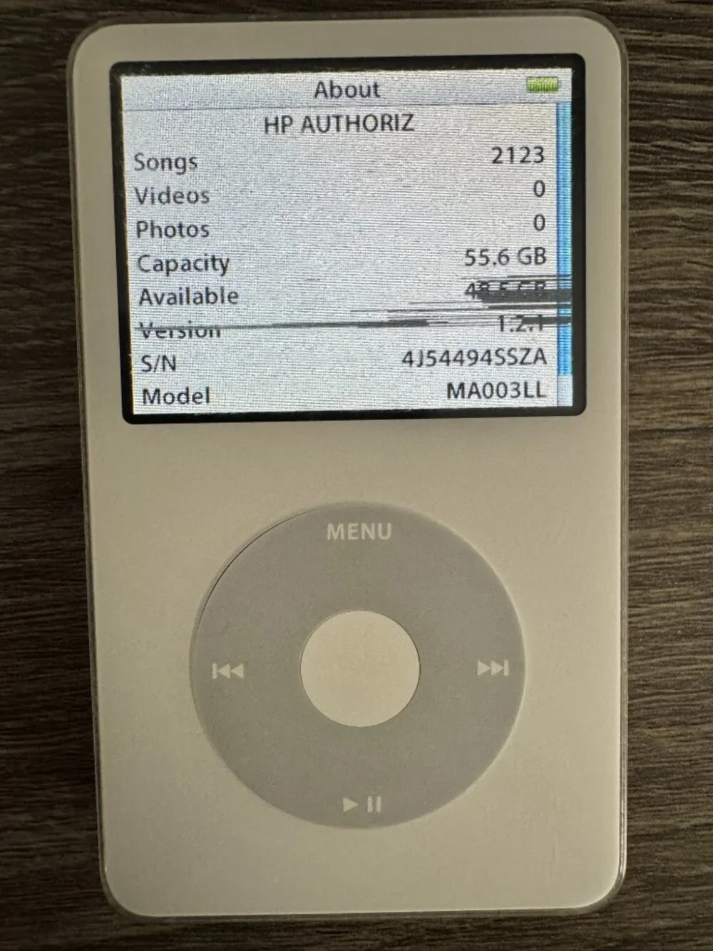 Apple iPod Video 5th Gen 60GB A1136 Tested + Apple Cable Charger Earbuds AS-IS